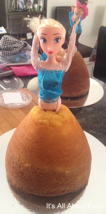 Elsa & Anna Cake5