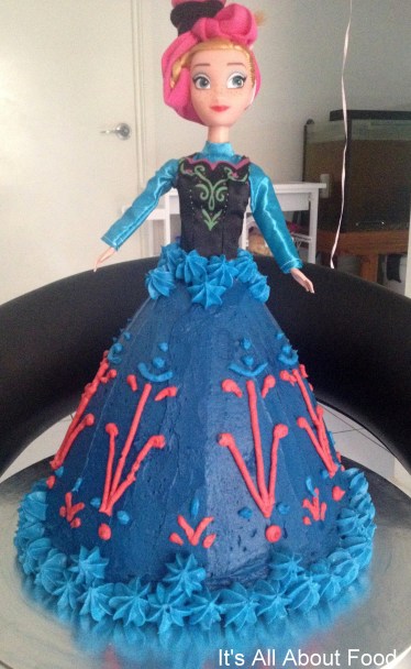 Elsa & Anna Cake9
