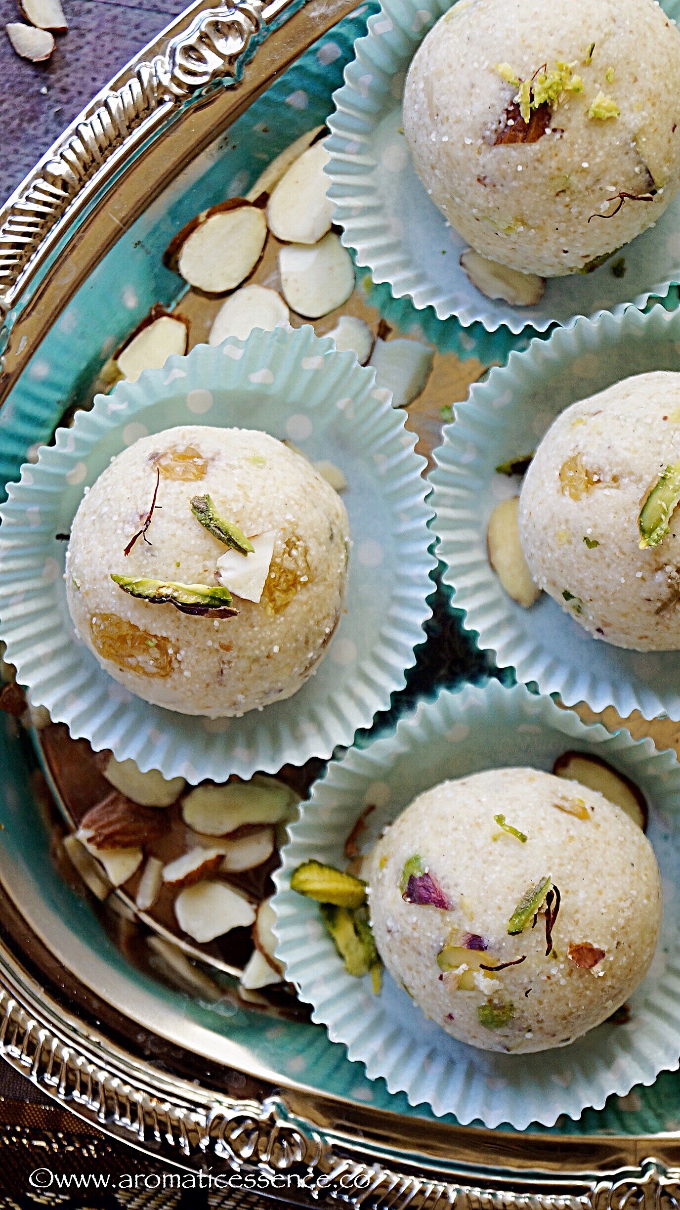 rava-laddoo2